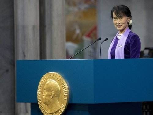 ��ý��������������ʩѹ��Ӣ������ɽ�ؼ����������񡱳ƺ�