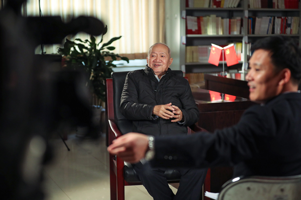 �й����������������ʷ�����ʣ����˴�һ�����ڽ���һ���ӵ�������˼��