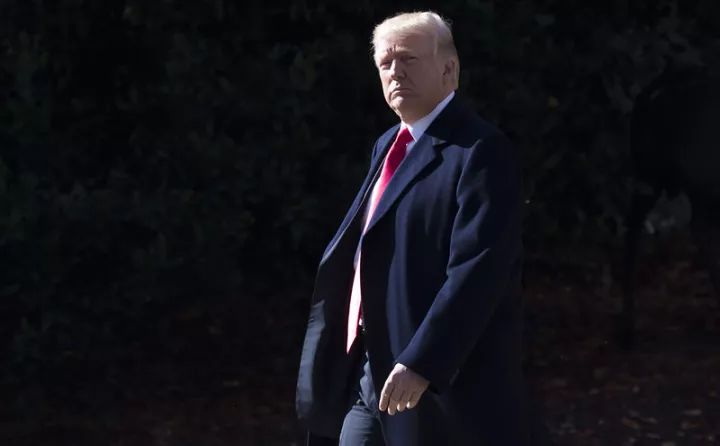 ���ơ������յ�ȼ��ҩͰ��Ү·���䣬���������ĳǣ�