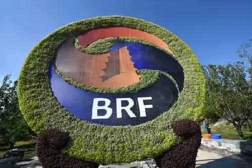 ���ʽ���ϯ��һ��һ·����̳ �������ע